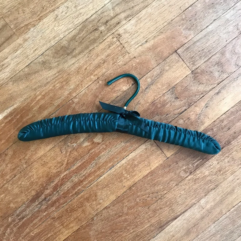 🪻5/$20 Sale!🪻 Green Cloth & Ribbon Hanger
